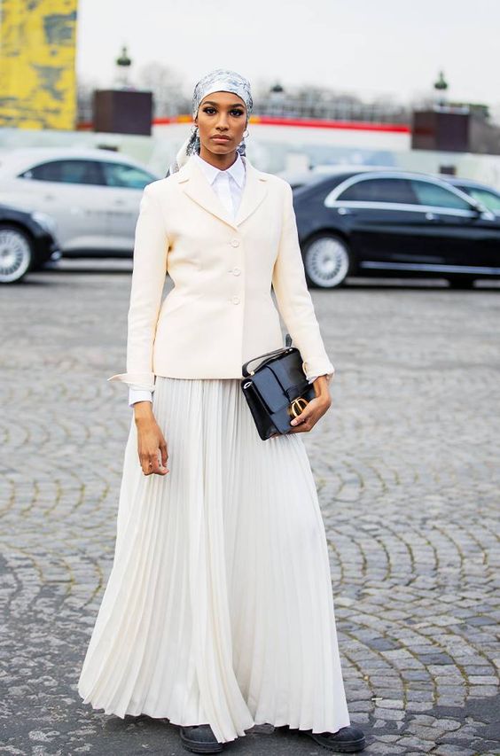 Old Hollywood Glamour Meets Modern Modesty: A Timeless Fusion